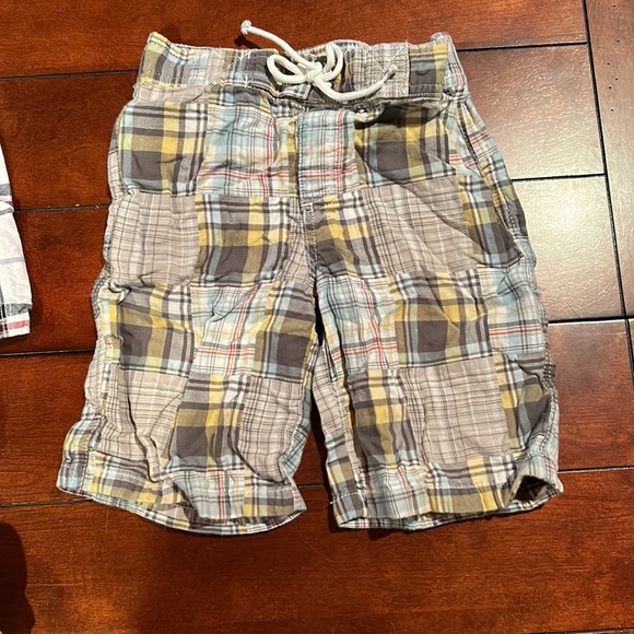 5 pair lot Gymboree Shorts plus bucket hat size 5 & 5T - Picture 4 of 15